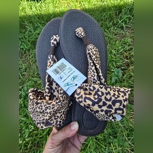 Sanuk sandals